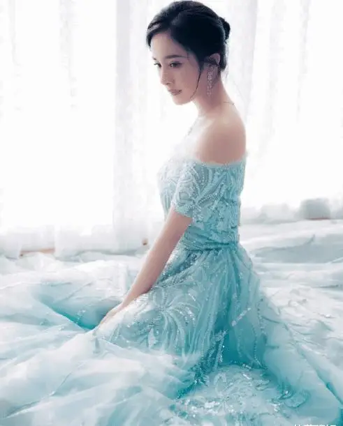 杨幂结婚纱照-杨幂婚纱照曝光!简约大方尽显女神气质,笑容灿烂温暖人心 杨幂结婚纱照-杨幂婚纱照曝光!简约大方尽显女神气质,笑容灿烂温暖人心
